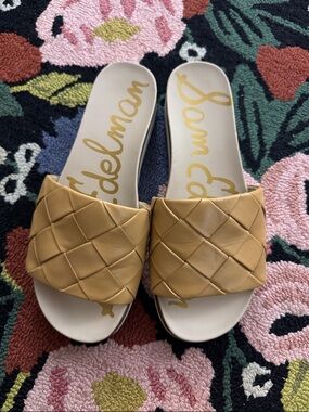 Sam Edelman Adaley Natural Sand Open Toe Slip On Leather Chunky Slides Sandals